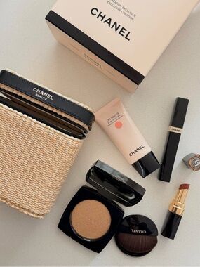 CHANEL LES BEIGES Summer Essentials （Brand new )